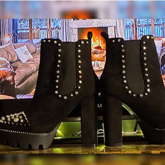 Black Sexy Suede Studded Slip on Comfy Platform Booties Size 10 - Picture 8 of 8